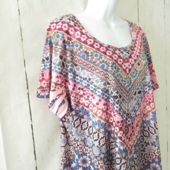 Live & Let Live Top 2X Pink Floral Studded Short Sleeve Plus Size - Picture 3 of 6